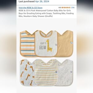 Cream and Yellow Giraffe Bib Set